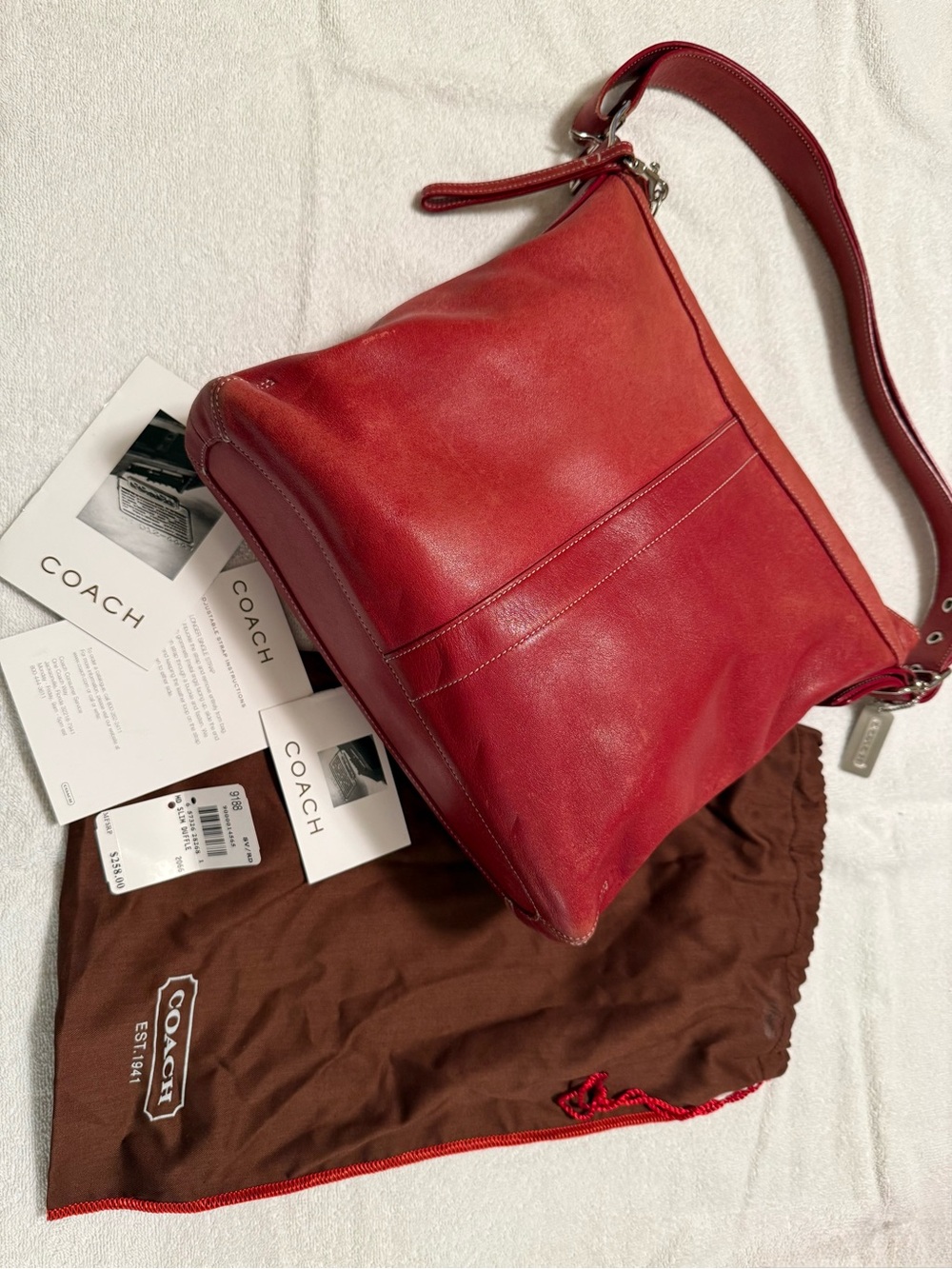 Vintage Coach Red Slim Duffle 9188. - Picture 3 of 10
